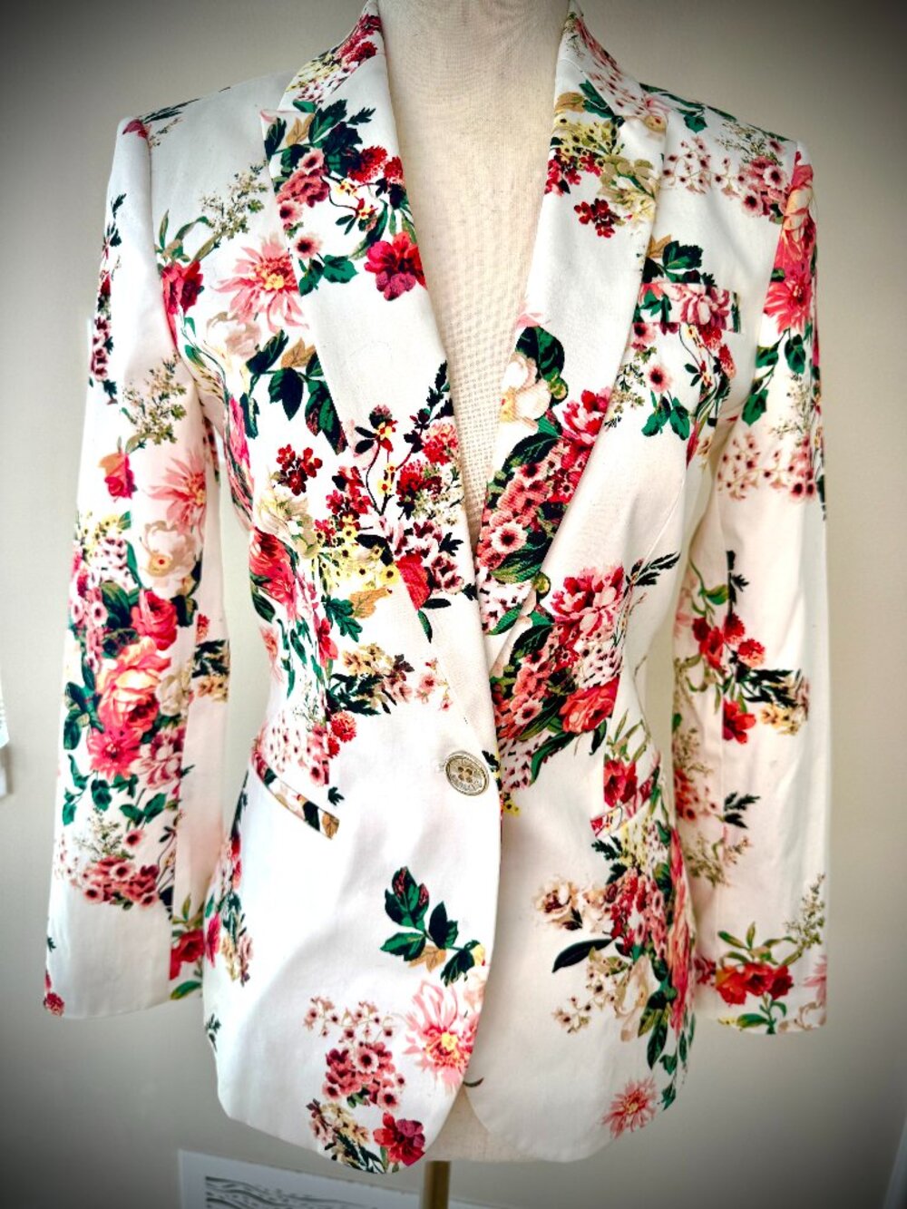 Tommy Hilfiger White Floral Blazer, Lined, 2 Pockets, Never Worn, Size 0